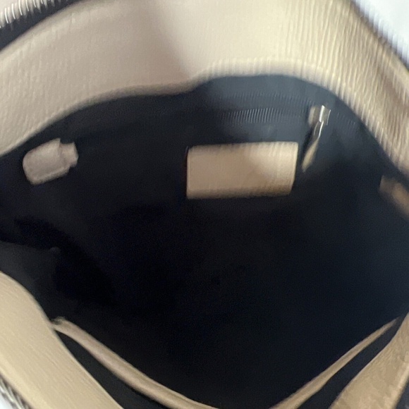 Inzi Chain Crossbody Bag In Beige - Picture 7 of 9